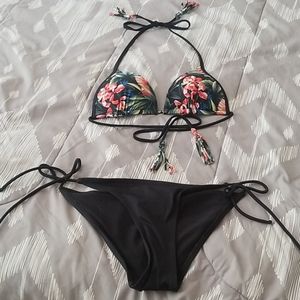 Hollister floral bikini top